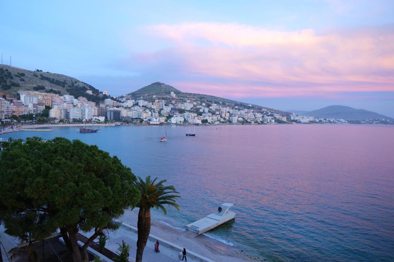 Republika Hotel Sarande Luaran gambar