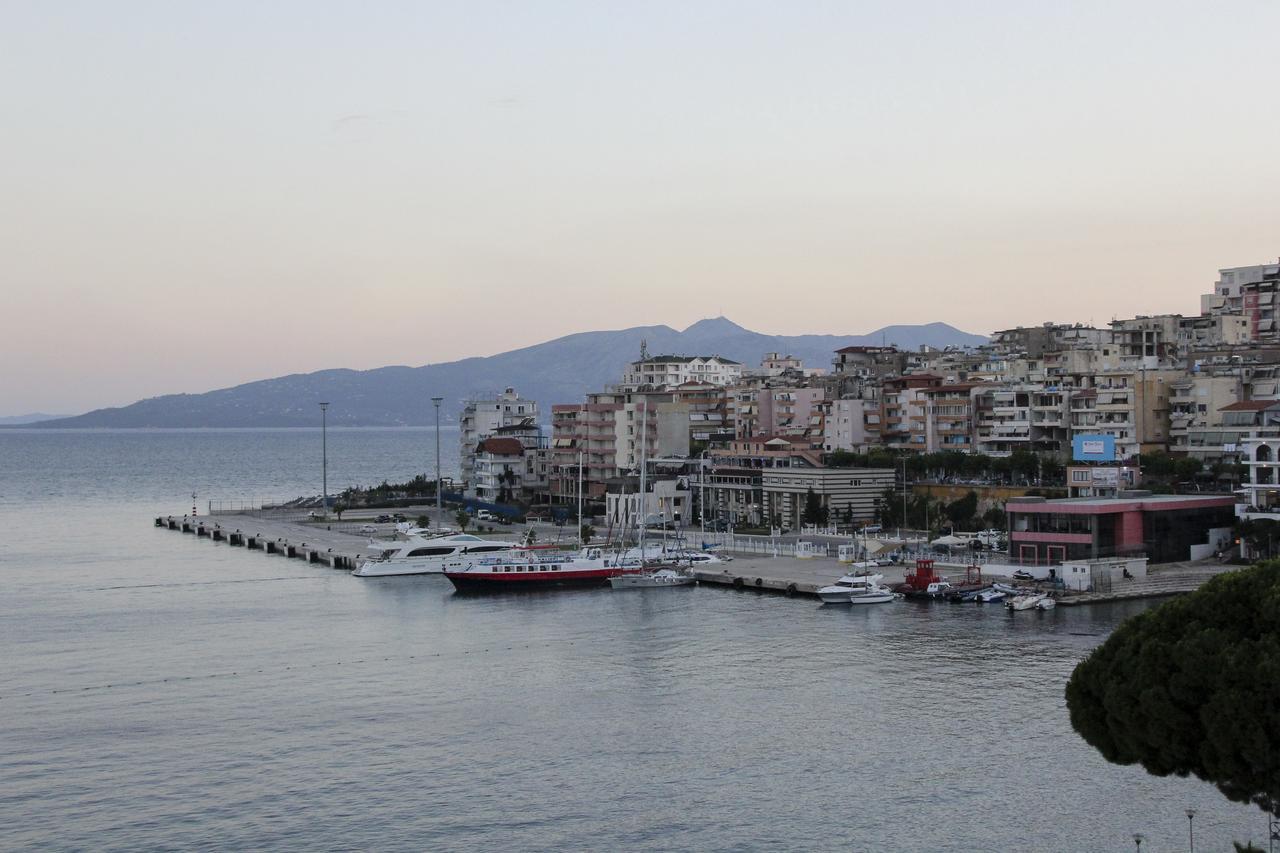 Republika Hotel Sarande Luaran gambar